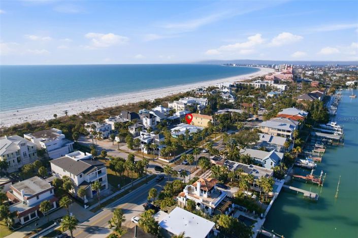 Image No.5-Propriété de 4 chambres à vendre à St. Pete Beach