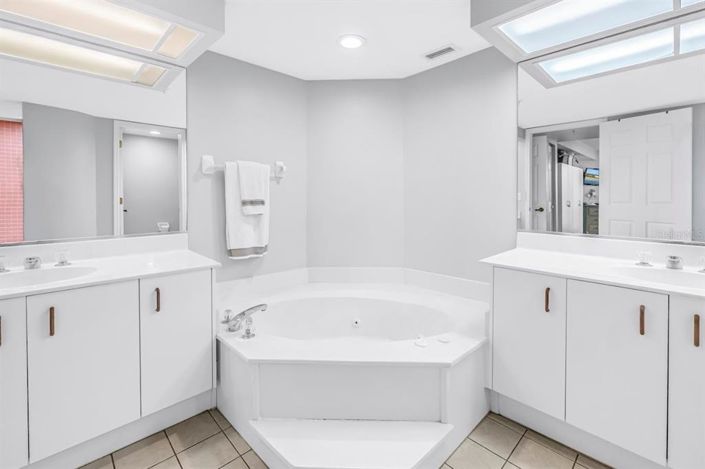 Image No.23-Propriété de 2 chambres à vendre à St. Pete Beach