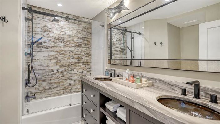 Image No.41-3 Bed Property for sale