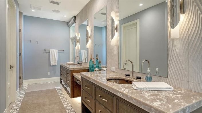 Image No.42-3 Bed Property for sale