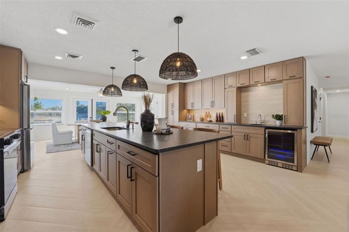 Image No.18-4 Bed Property for sale