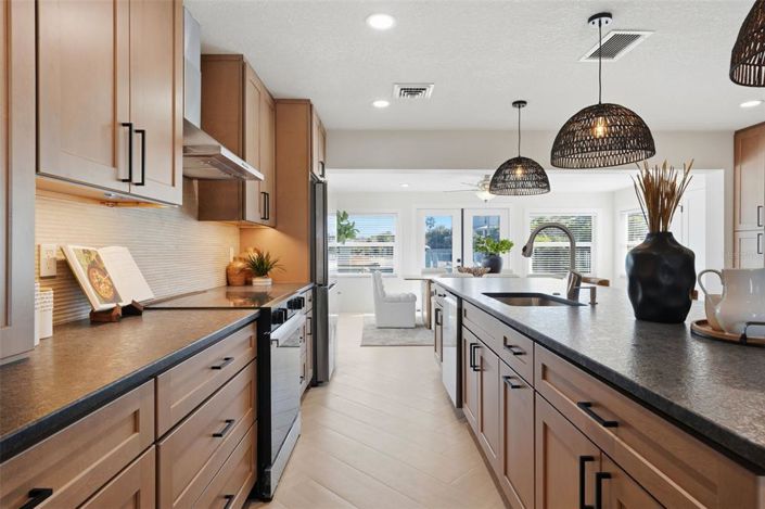 Image No.19-4 Bed Property for sale