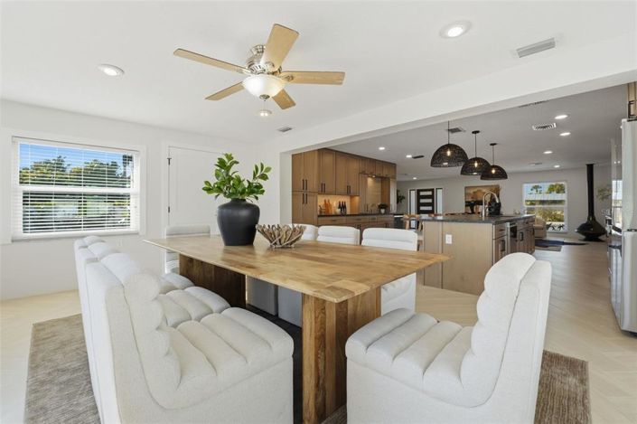 Image No.27-4 Bed Property for sale