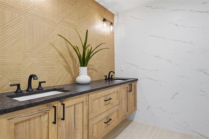 Image No.30-4 Bed Property for sale