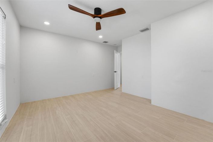 Image No.41-4 Bed Property for sale