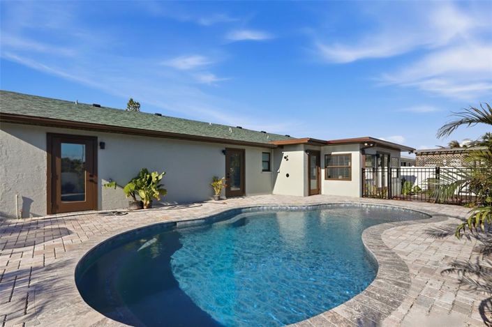 Image No.45-4 Bed Property for sale