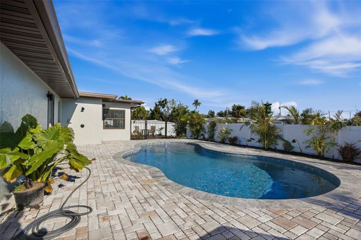 Image No.46-4 Bed Property for sale