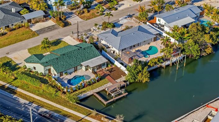 Image No.56-4 Bed Property for sale