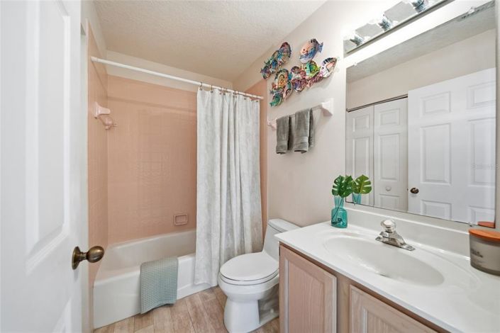 Image No.25-2 Bed Property for sale