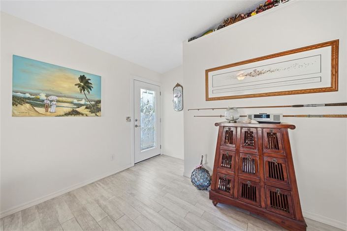 Image No.9-2 Bed Property for sale