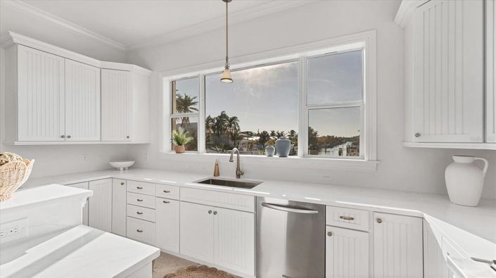 Image No.12-4 Bed Property for sale