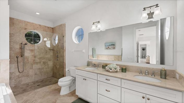 Image No.17-4 Bed Property for sale