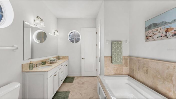 Image No.18-4 Bed Property for sale