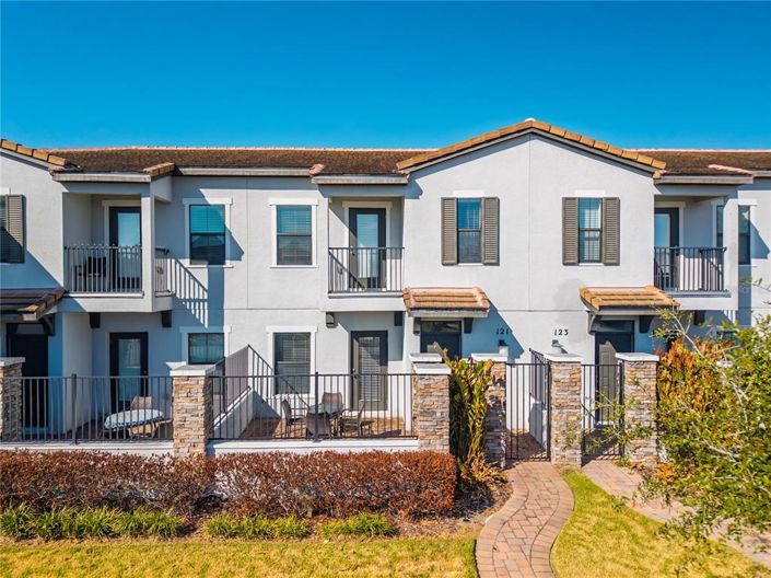 Image No.2-2 Bed Townhouse for sale