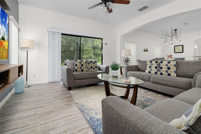 Image No.17-4 Bed Property for sale