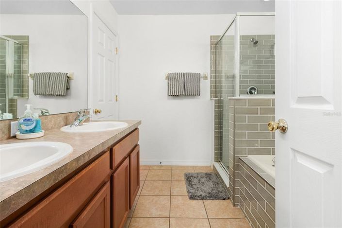 Image No.30-4 Bed Property for sale