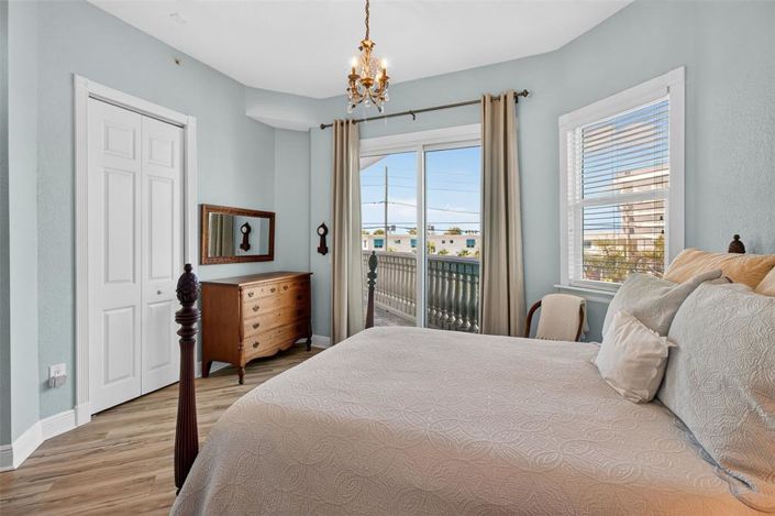 Image No.33-3 Bed Property for sale