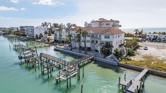 Image No.56-3 Bed Property for sale