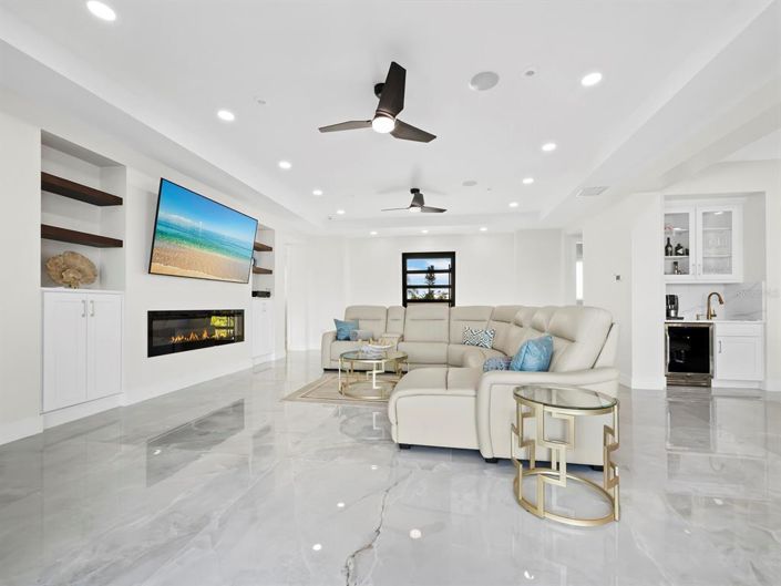 Image No.10-4 Bed Property for sale