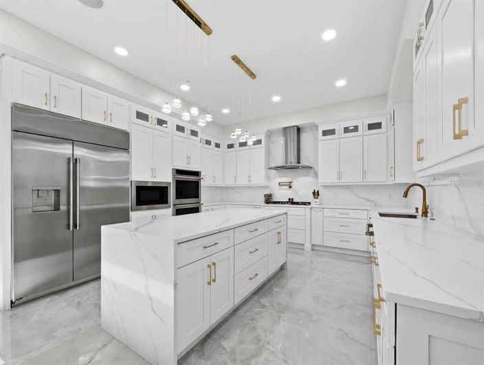 Image No.15-4 Bed Property for sale