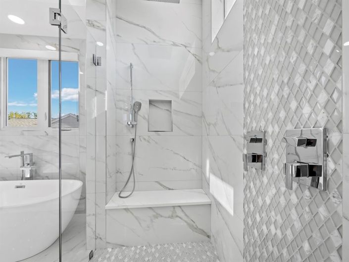 Image No.27-4 Bed Property for sale