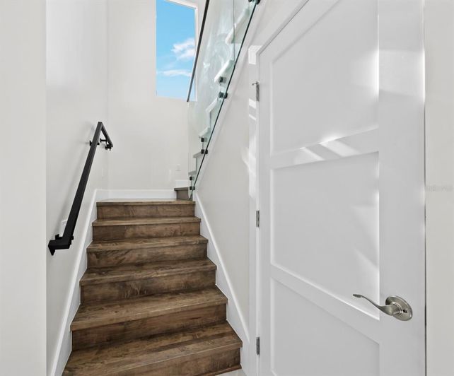 Image No.28-4 Bed Property for sale