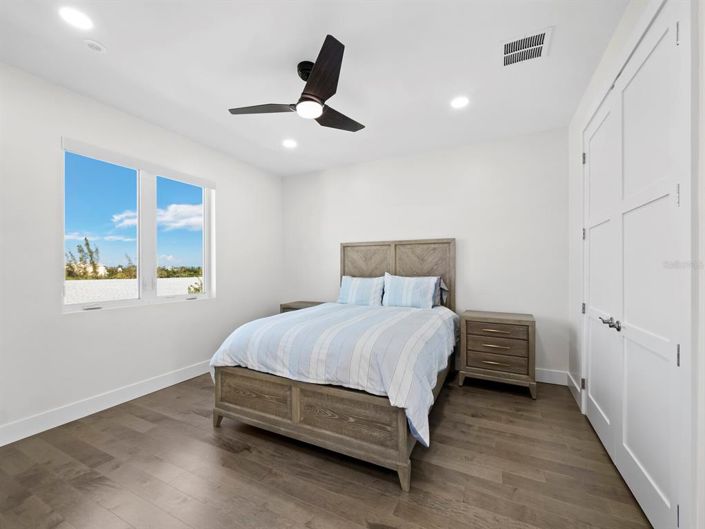 Image No.38-4 Bed Property for sale