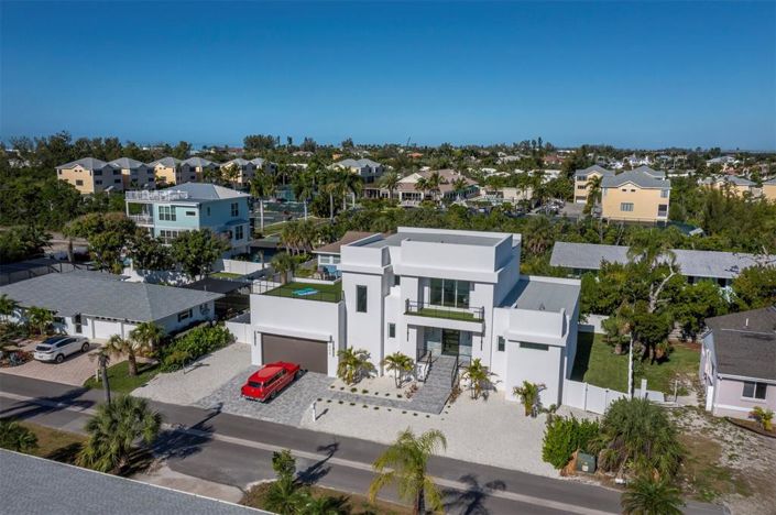 Image No.54-4 Bed Property for sale