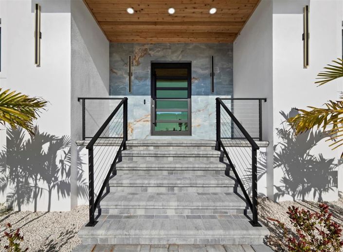 Image No.6-4 Bed Property for sale