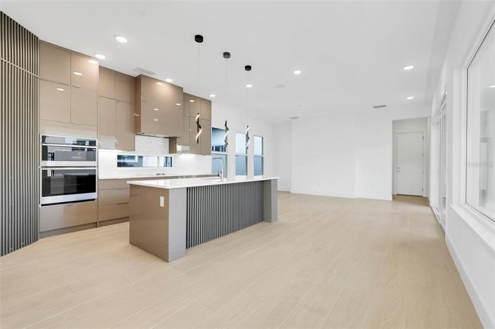 Image No.17-3 Bed Property for sale