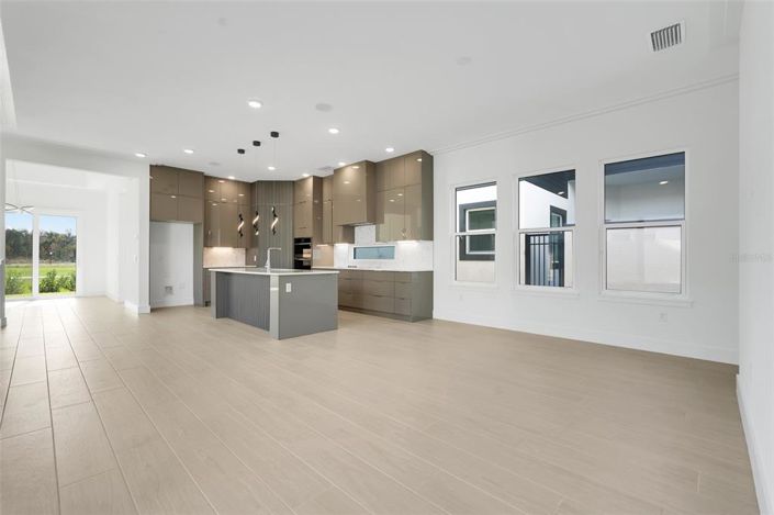 Image No.24-3 Bed Property for sale