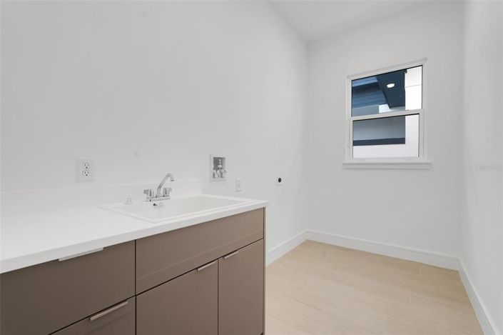 Image No.25-3 Bed Property for sale