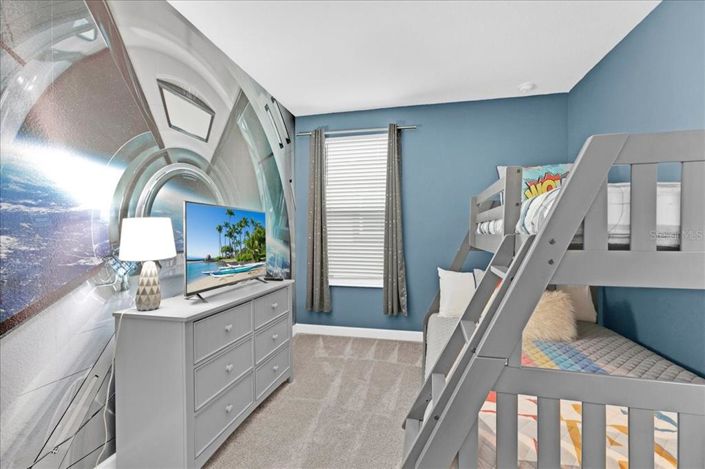 Image No.17-6 Bed Property for sale