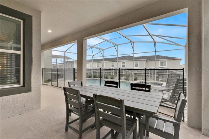 Image No.23-6 Bed Property for sale