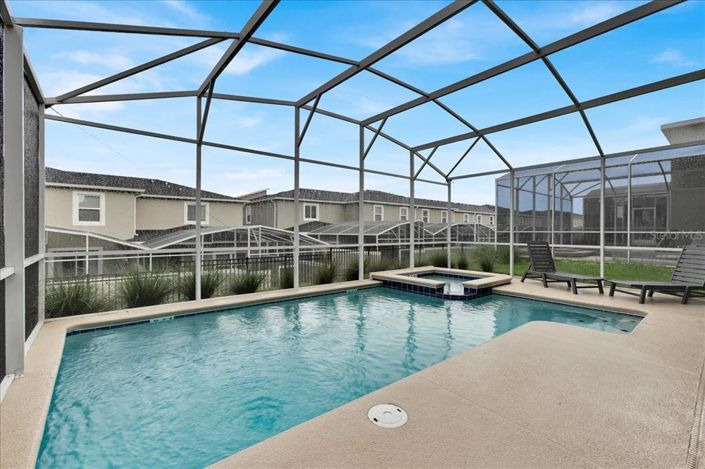 Image No.24-6 Bed Property for sale