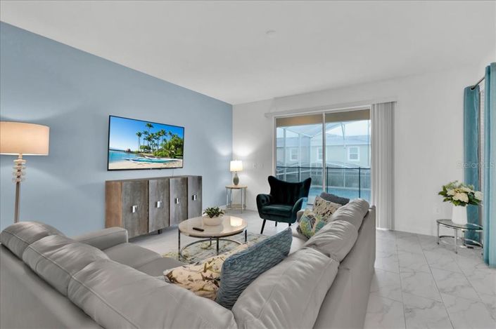 Image No.6-6 Bed Property for sale