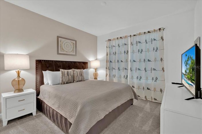 Image No.8-6 Bed Property for sale