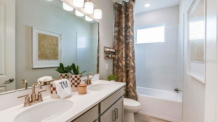 Image No.6-3 Bed Property for sale