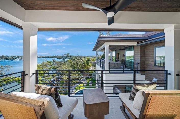 Image No.32-5 Bed Property for sale