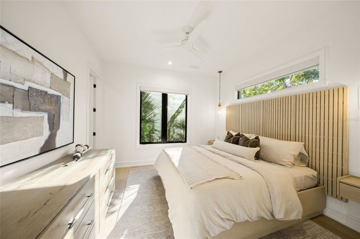 Image No.34-5 Bed Property for sale