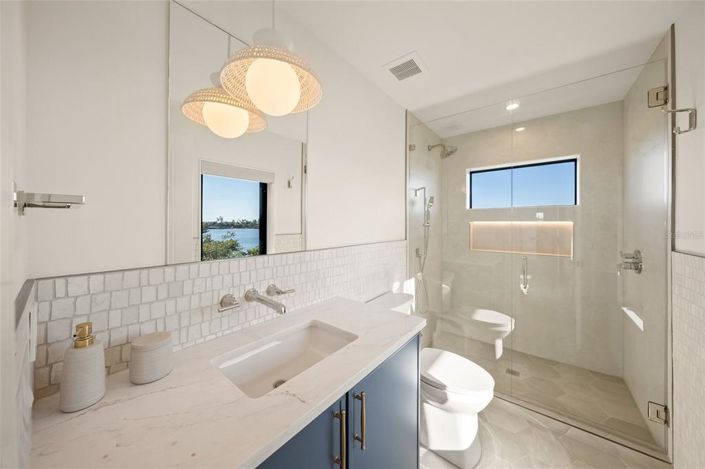 Image No.35-5 Bed Property for sale