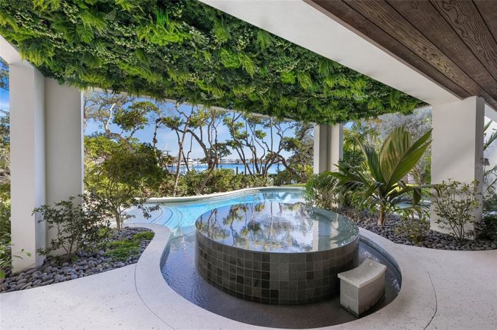 Image No.38-5 Bed Property for sale