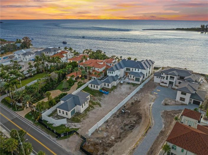 Image No.16-7 Bed Property for sale