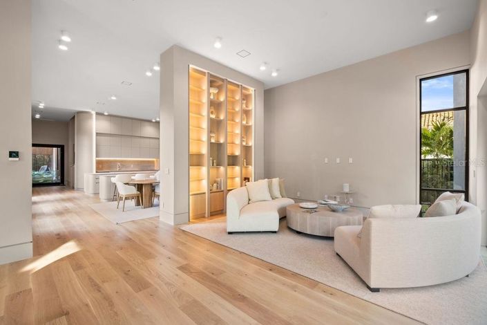 Image No.13-4 Bed Property for sale