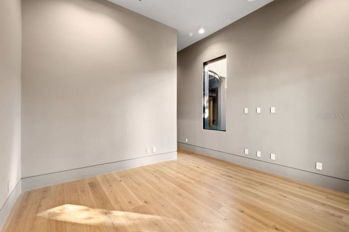 Image No.41-4 Bed Property for sale