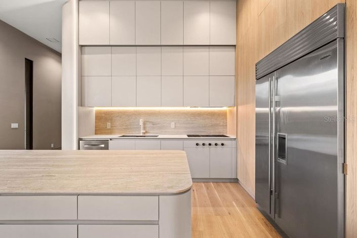 Image No.43-4 Bed Property for sale