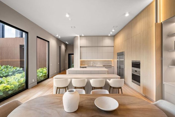 Image No.45-4 Bed Property for sale