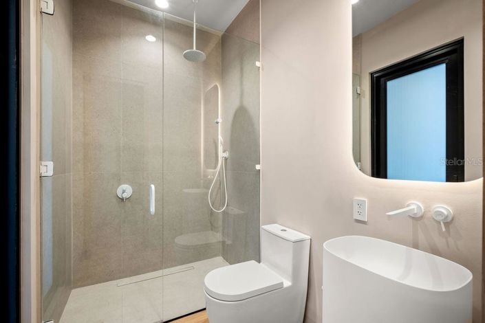 Image No.51-4 Bed Property for sale