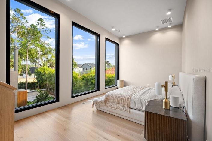 Image No.53-4 Bed Property for sale