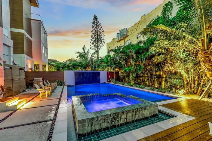 Image No.13-5 Bed Property for sale